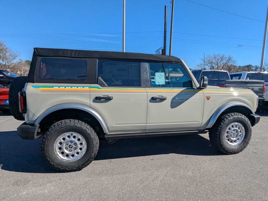 New 2025 Ford Bronco Badlands AWD/4WD image 3