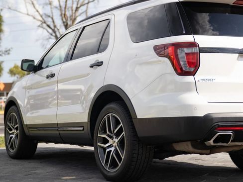 Used 2017 Ford Explorer Sport w/ Equipment Group 401A AWD/4WD image 8