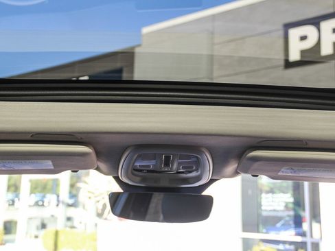 Used 2025 Volvo XC90 B5 Plus image 17