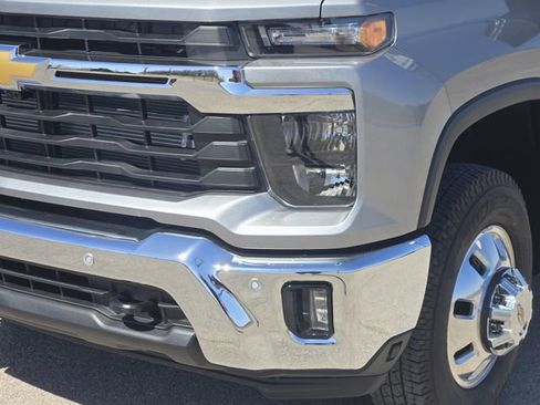 Used 2025 Chevrolet Silverado 3500 LT w/ Safety Package image 10