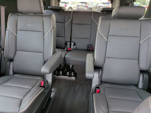 Used 2023 Cadillac Escalade Premium Luxury w/ Performance Package AWD/4WD image 8