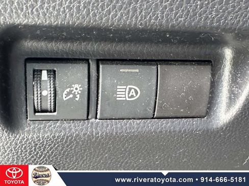 Used 2019 Toyota RAV4 LE w/ Carpet Mat Package AWD/4WD image 20