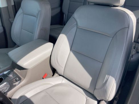 Used 2019 Chevrolet Traverse LT image 20