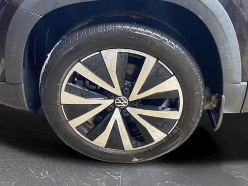 Used 2023 Volkswagen Taos SE image 28