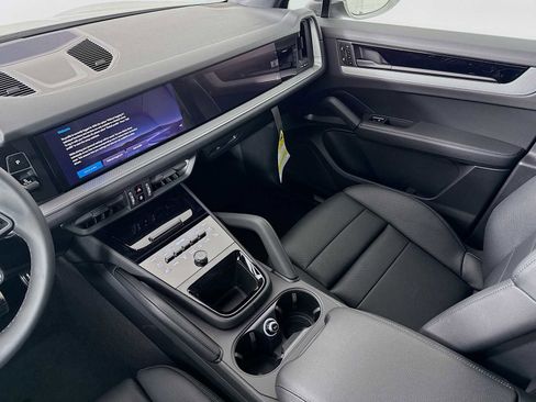 New 2026 Porsche Cayenne S image 25