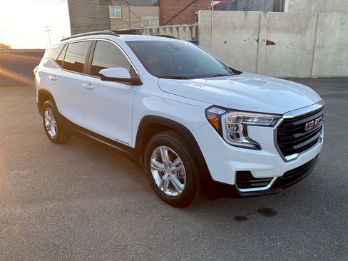 Used 2022 GMC Terrain SLE w/ Driver Convenience Package FWD image 5
