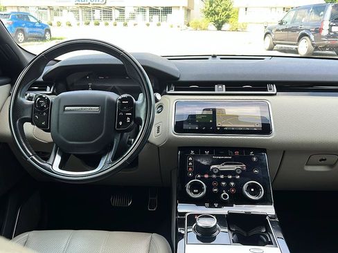 Used 2018 Land Rover Range Rover Velar R-Dynamic SE AWD/4WD image 12