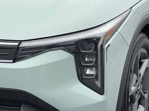 Used 2025 Kia K4 LXS image 31