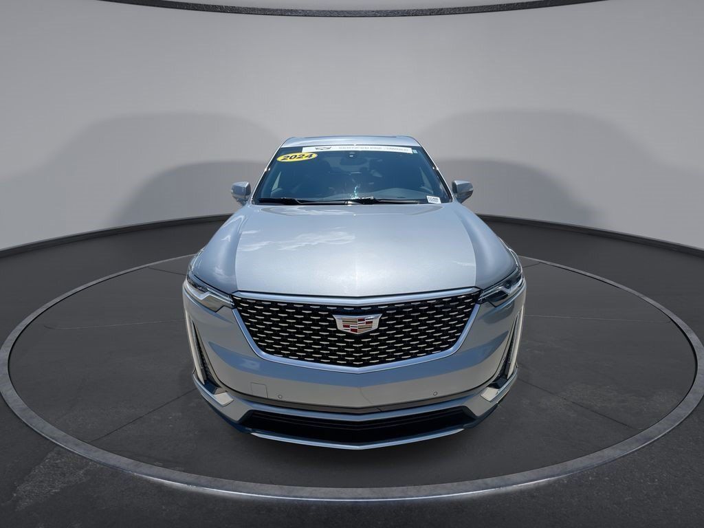 Certified 2024 Cadillac XT6 Luxury FWD image 3