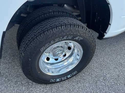Used 2024 RAM 3500 Laramie w/ Towing Technology Group AWD/4WD image 5
