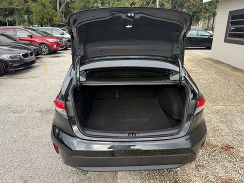 Used 2021 Toyota Corolla LE FWD image 19