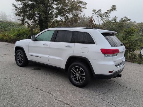 Used 2017 Jeep Grand Cherokee Limited w/ Luxury Group II AWD/4WD image 4