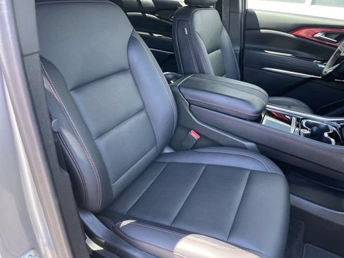 Used 2025 Chevrolet Traverse Z71 AWD/4WD image 24