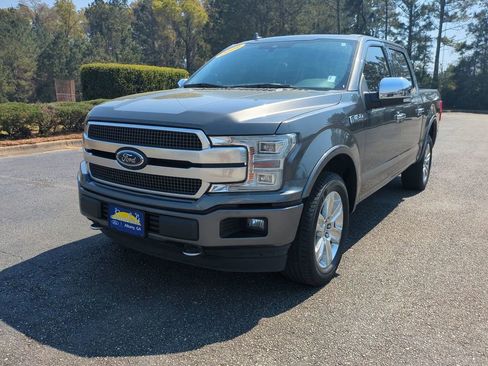 Used 2019 Ford F150 Platinum w/ Equipment Group 701A Luxury image 9