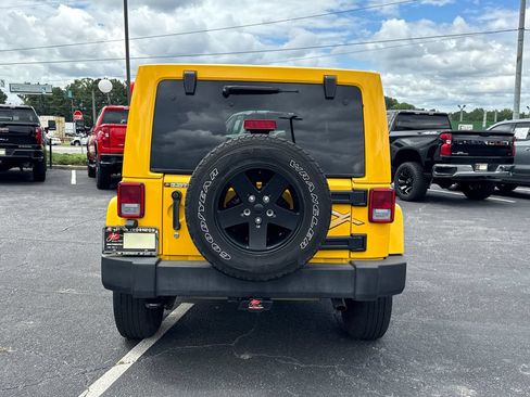 Used 2015 Jeep Wrangler Unlimited Sahara AWD/4WD image 7
