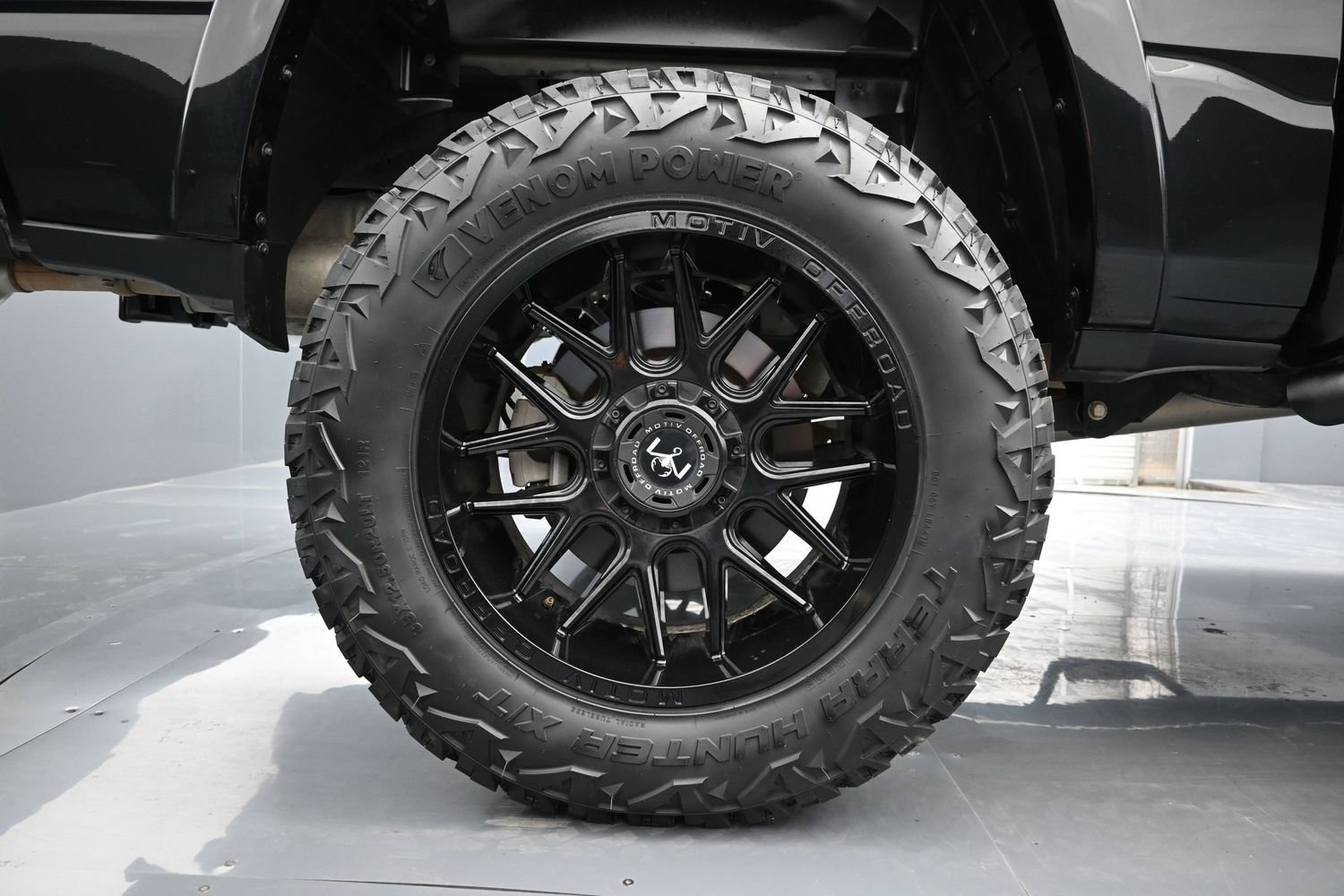 Used 2020 RAM 1500 Laramie w/ Sport Appearance Package AWD/4WD image 19
