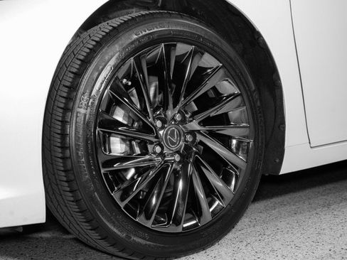 Used 2024 Lexus ES 350 w/ Luxury Package FWD image 8