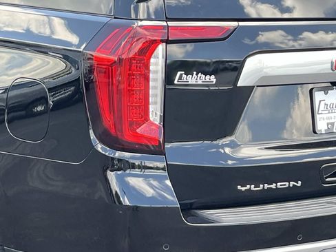Used 2024 GMC Yukon XL Denali AWD/4WD image 5