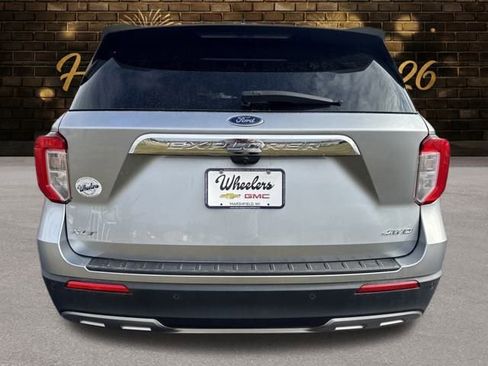 Used 2022 Ford Explorer XLT w/ Equipment Group 202A image 4