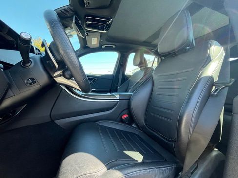 Used 2025 Mercedes-Benz GLC 43 AMG 4MATIC image 11