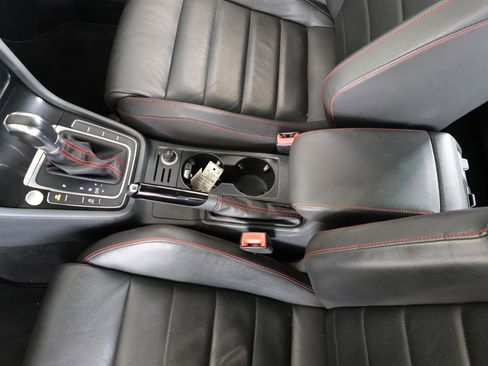 Used 2015 Volkswagen GTI SE w/ Lighting Package (SEL) FWD image 41