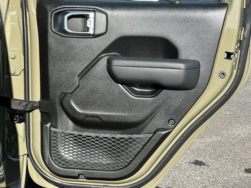 New 2026 Jeep Gladiator Sport image 18