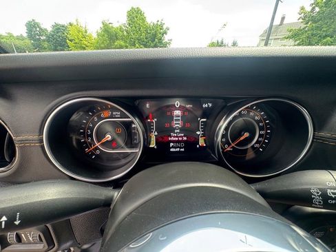 Used 2022 Jeep Wrangler Unlimited Sahara AWD/4WD image 25