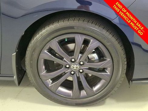 Certified 2025 Toyota Sienna XSE FWD image 9