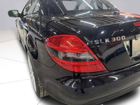 Used 2009 Mercedes-Benz SLK 300 image 11