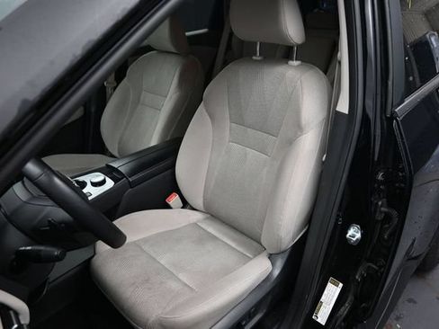 Used 2025 Nissan Rogue SV AWD/4WD image 16