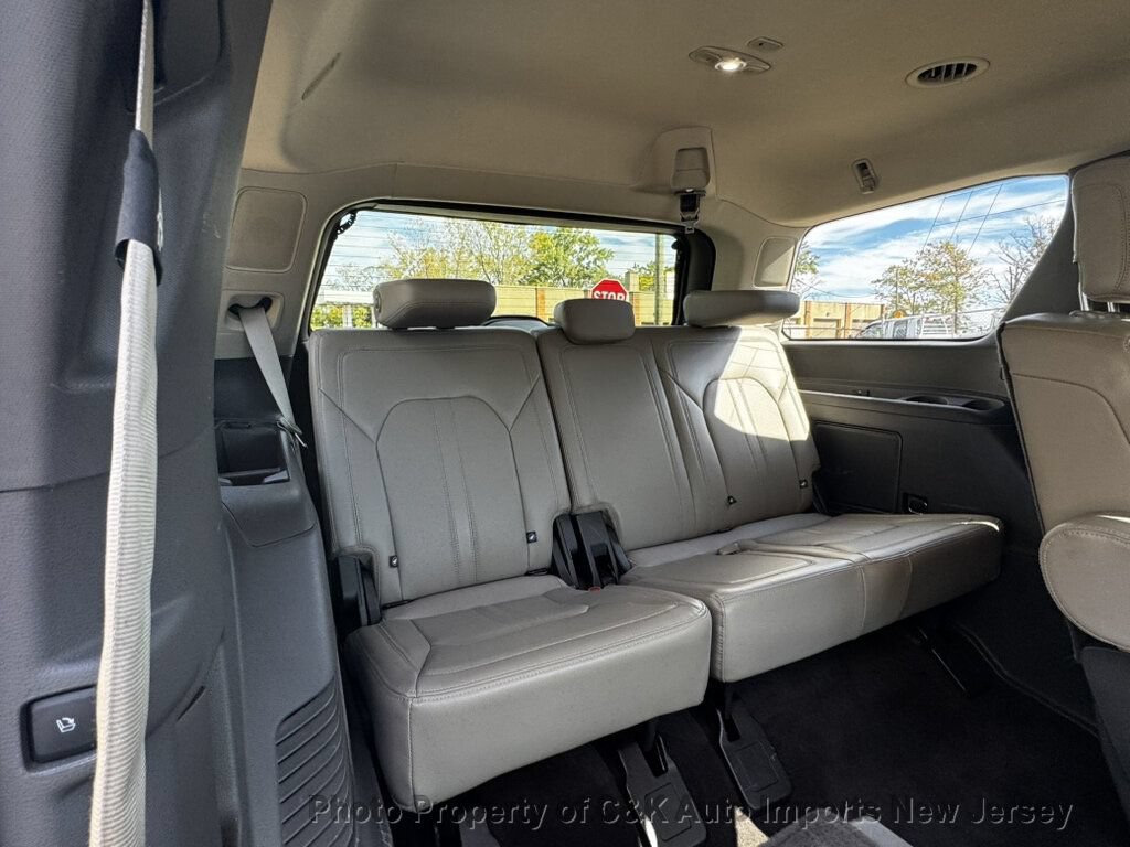 Used 2019 Ford Expedition Limited w/ Equipment Group 302A AWD/4WD image 15