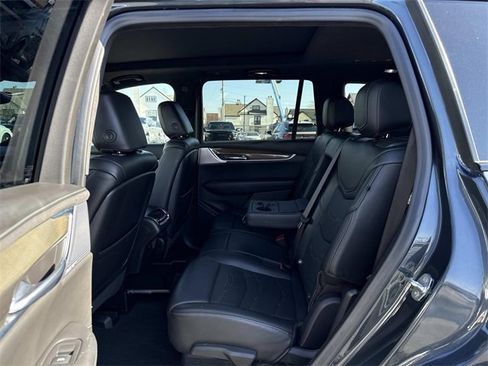 Used 2021 Cadillac XT6 Sport w/ Platinum Package image 13