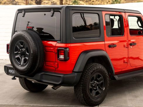 Used 2019 Jeep Wrangler Unlimited Sport image 11