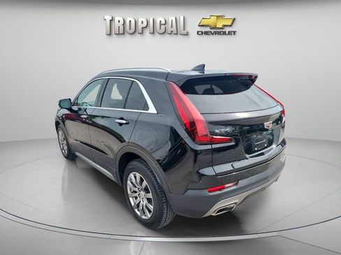 Used 2023 Cadillac XT4 Premium Luxury FWD image 3