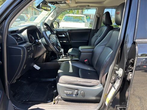 Used 2023 Toyota 4Runner TRD Off-Road Premium w/ Moonroof Package AWD/4WD image 15