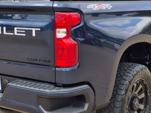 Used 2022 Chevrolet Silverado 1500 Custom w/ LPO, Dark Essentials Package image 9