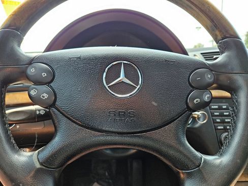 Used 2008 Mercedes-Benz E 350 4MATIC Sedan image 19