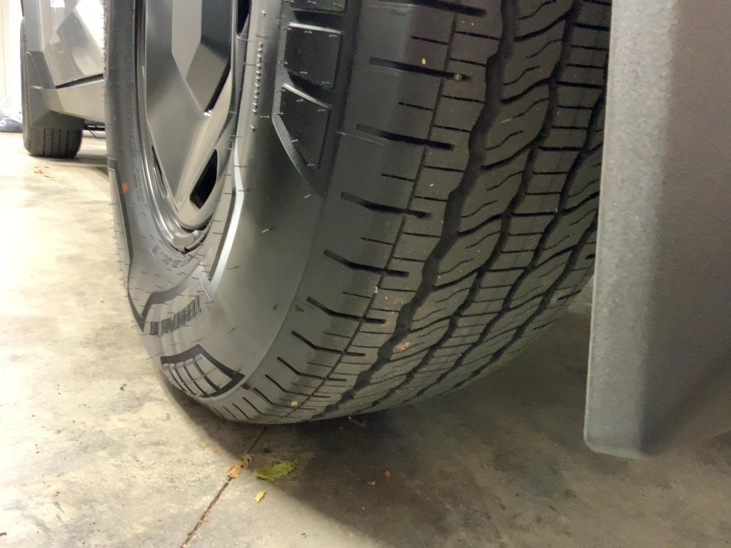 Used 2026 Tesla Cybertruck AWD Crew Cab image 12