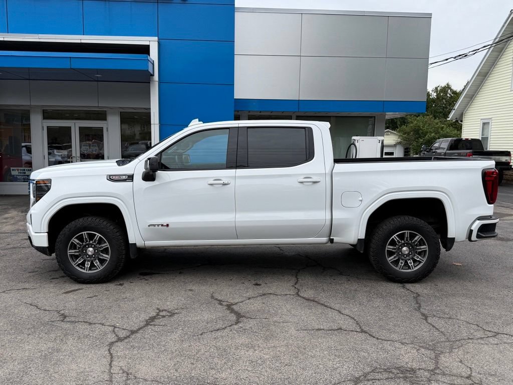 Used 2024 GMC Sierra 1500 AT4 w/ AT4 Preferred Package AWD/4WD image 8