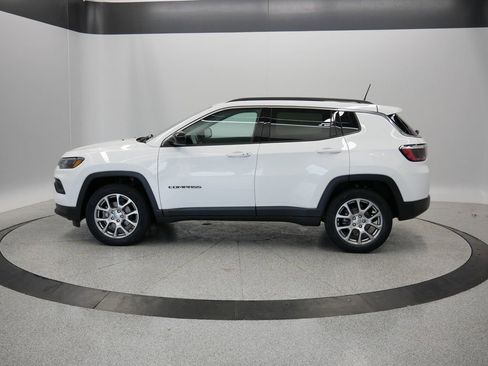 Certified 2022 Jeep Compass Latitude image 43