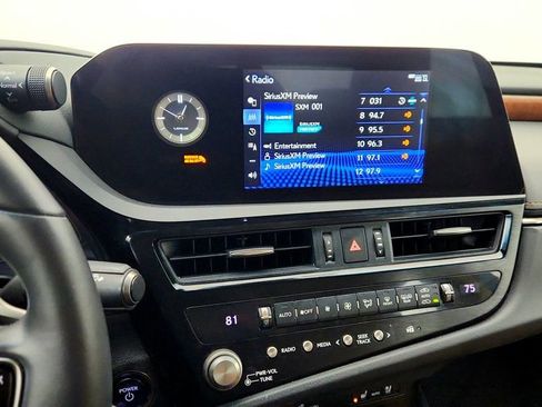 Used 2022 Lexus ES 300h w/ Premium Package image 18