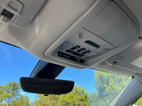 Used 2024 Buick Enclave Avenir w/ Avenir Technology Package image 12