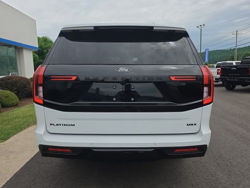 Used 2025 Ford Expedition Max Platinum AWD/4WD image 4