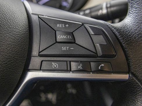 Used 2021 Nissan Versa SV image 28