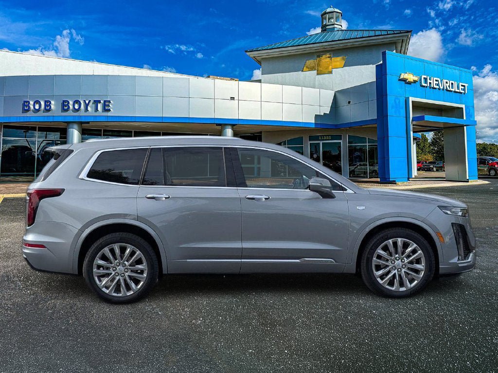 Used 2024 Cadillac XT6 Premium Luxury w/ LPO, Floor Liner Package AWD/4WD image 2