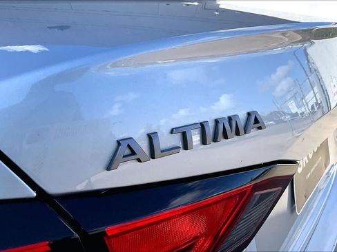 Certified 2024 Nissan Altima 2.5 SL FWD image 31
