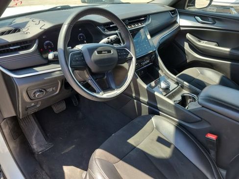 Used 2023 Jeep Grand Cherokee Altitude RWD image 18