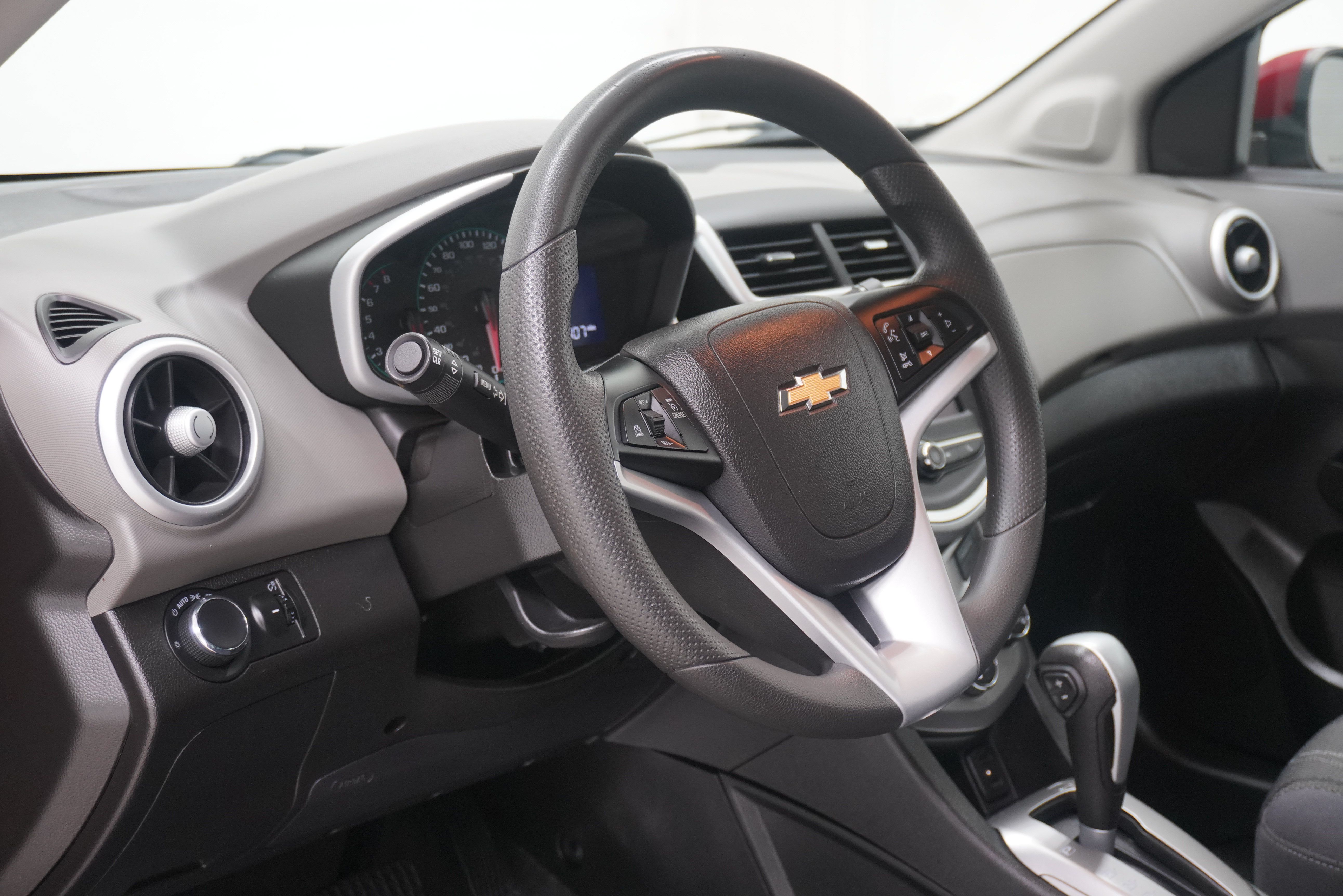 Used 2020 Chevrolet Sonic LT FWD image 10