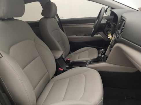Used 2017 Hyundai Elantra SE image 21
