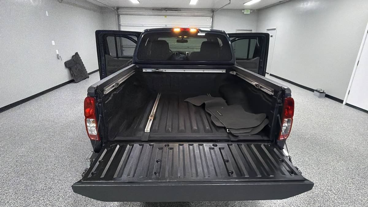 Used 2015 Nissan Frontier SV w/ SV Value Truck Package RWD image 24